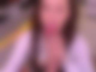 Live cam show with Bllowjoyy - Foreign on hotwifechat.live