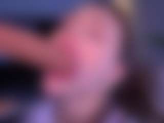 Bllowjoyy's Live Sex Cam Show