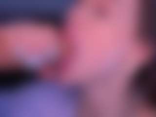 Bllowjoyy's Live Sex Cam Show