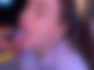 Bllowjoyy's Live Sex Cam Show