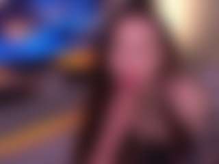 Bllowjoyy's Live Sex Cam Show