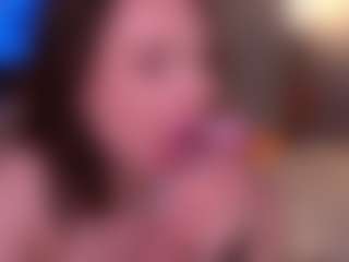 Bllowjoyy's Live Sex Cam Show