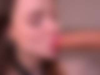 Bllowjoyy's Live Sex Cam Show