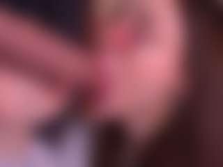 Bllowjoyy's Live Sex Cam Show