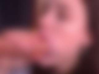 Bllowjoyy's Live Sex Cam Show