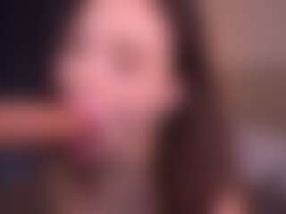 Bllowjoyy's Live Sex Cam Show