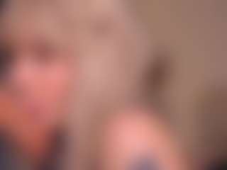 Bllowjoyy's Live Sex Cam Show