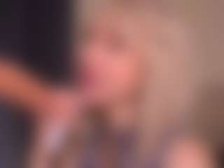 Bllowjoyy's Live Sex Cam Show