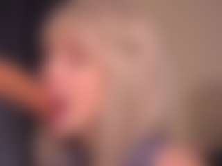 Bllowjoyy's Live Sex Cam Show