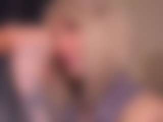 Live cam show with Bllowjoyy - Curvy Teen (18+) on sexylive.show