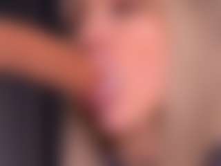 Bllowjoyy's Live Sex Cam Show
