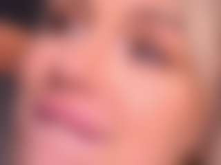 Bllowjoyy's Live Sex Cam Show