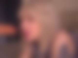 Bllowjoyy's Live Sex Cam Show