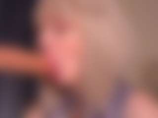 Bllowjoyy's Live Sex Cam Show