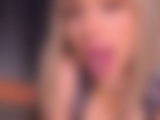 Bllowjoyy's Live Sex Cam Show