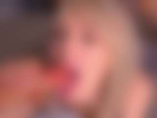Bllowjoyy's Live Sex Cam Show
