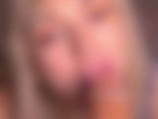 Bllowjoyy's Live Sex Cam Show