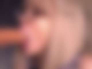 Bllowjoyy's Live Sex Cam Show