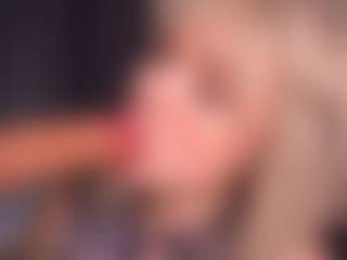 Bllowjoyy's Live Sex Cam Show
