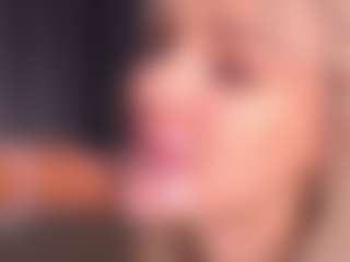 Bllowjoyy's Live Sex Cam Show