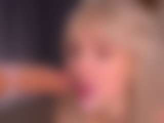 Bllowjoyy's Live Sex Cam Show