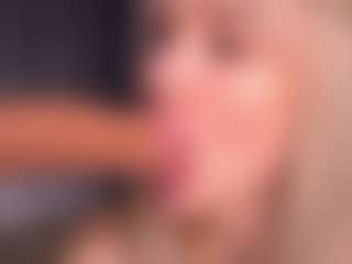 Bllowjoyy's Live Sex Cam Show