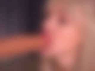 Bllowjoyy's Live Sex Cam Show