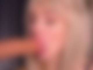 Bllowjoyy's Live Sex Cam Show
