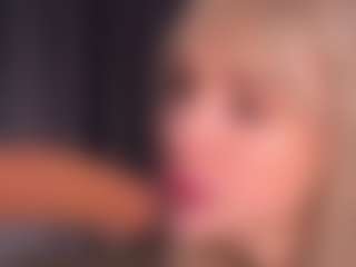Bllowjoyy's Live Sex Cam Show