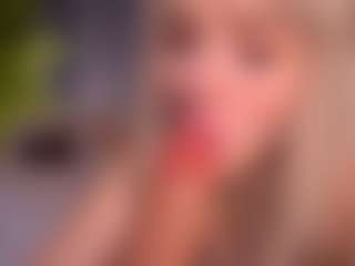 Bllowjoyy's Live Sex Cam Show