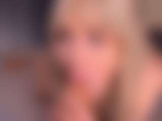 Bllowjoyy's Live Sex Cam Show