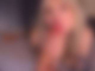 Bllowjoyy's Live Sex Cam Show