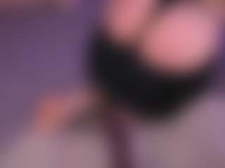 Bllowjoyy's Live Sex Cam Show