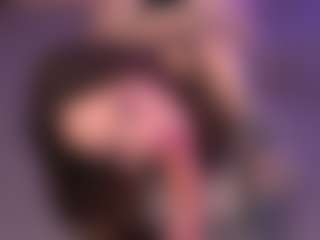 Bllowjoyy's Live Sex Cam Show