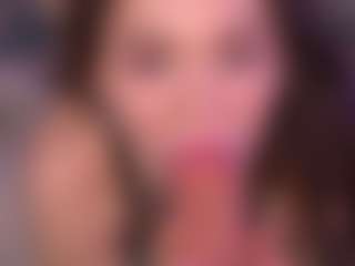 Bllowjoyy's Live Sex Cam Show