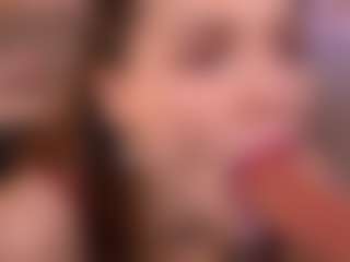 Bllowjoyy's Live Sex Cam Show
