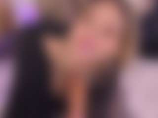 Bllowjoyy's Live Sex Cam Show