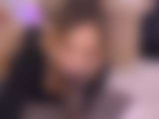 Bllowjoyy's Live Sex Cam Show