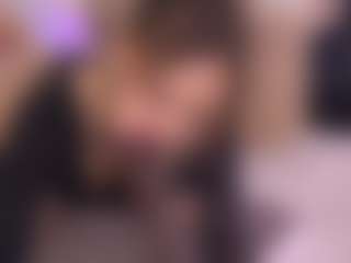 Bllowjoyy's Live Sex Cam Show