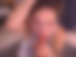 Bllowjoyy's Live Sex Cam Show