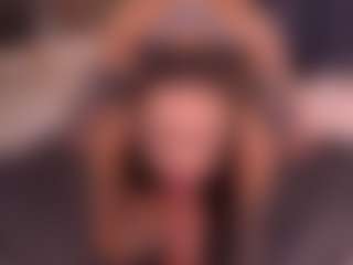 Bllowjoyy's Live Sex Cam Show