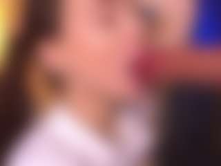 Bllowjoyy's Live Sex Cam Show