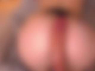 Bllowjoyy's Live Sex Cam Show