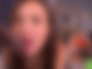 Bllowjoyy's Live Sex Cam Show