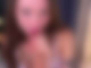 Bllowjoyy's Live Sex Cam Show