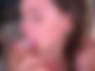 Bllowjoyy's Live Sex Cam Show