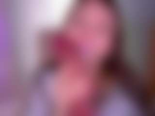 Live cam show with Bllowjoyy - Green Eyes on Uber Horny
