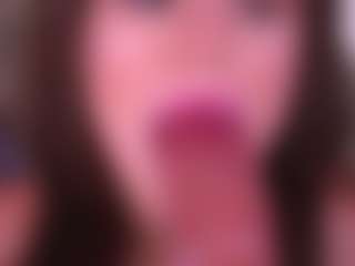 Live cam show with Bllowjoyy - Cum on Dolls Live
