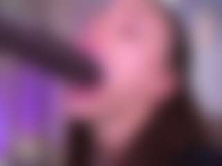Bllowjoyy's Live Sex Cam Show