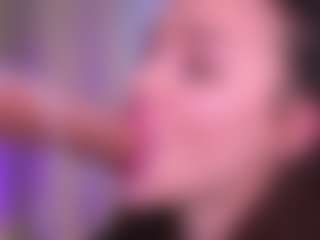 Bllowjoyy's Live Sex Cam Show